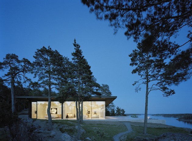 Дом в Швеции на скале