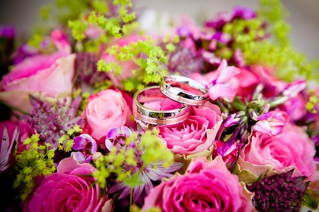 Обручальные кольца от ювелирного дома Unevie D'amour